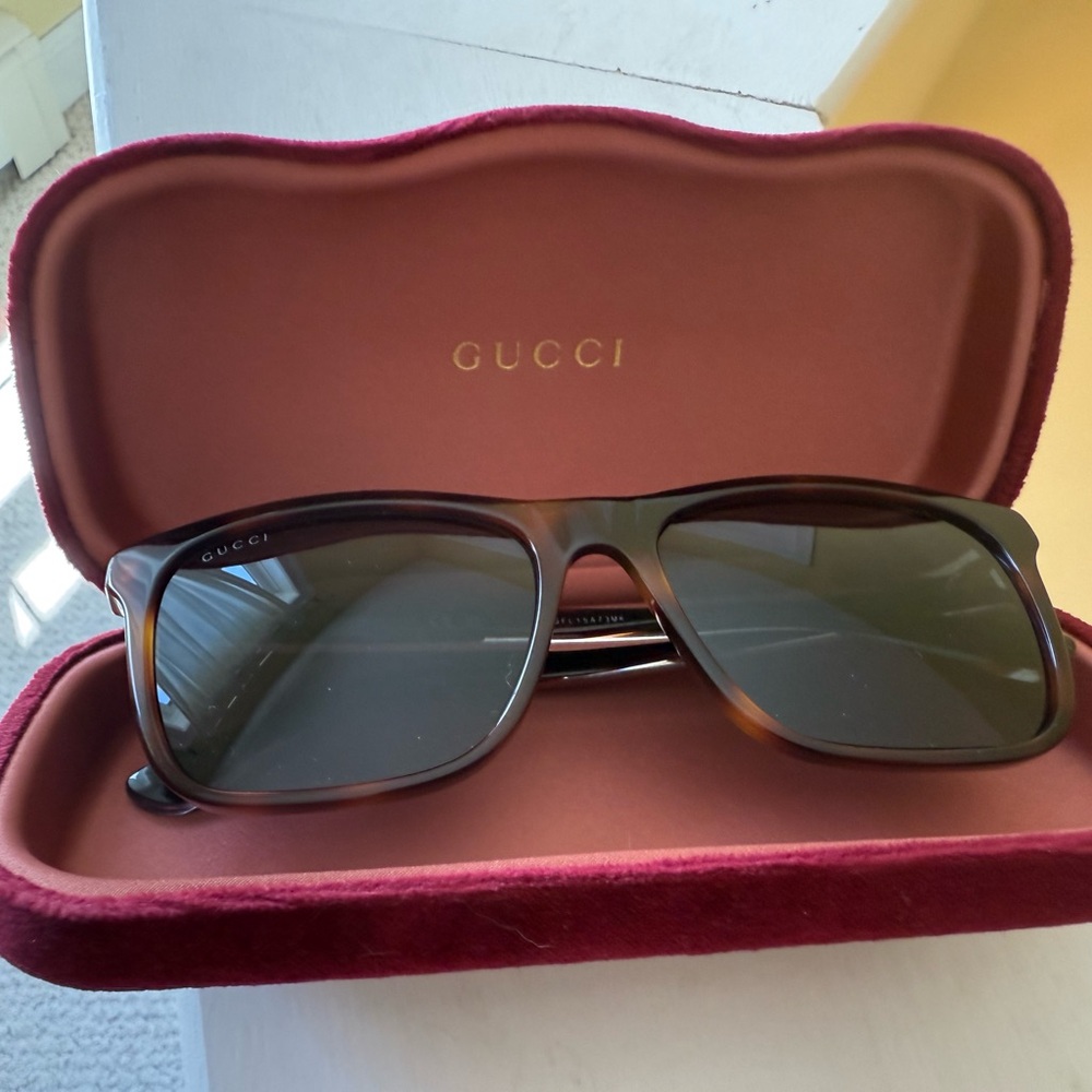 Gucci Sunglasses - Tortoise Shell